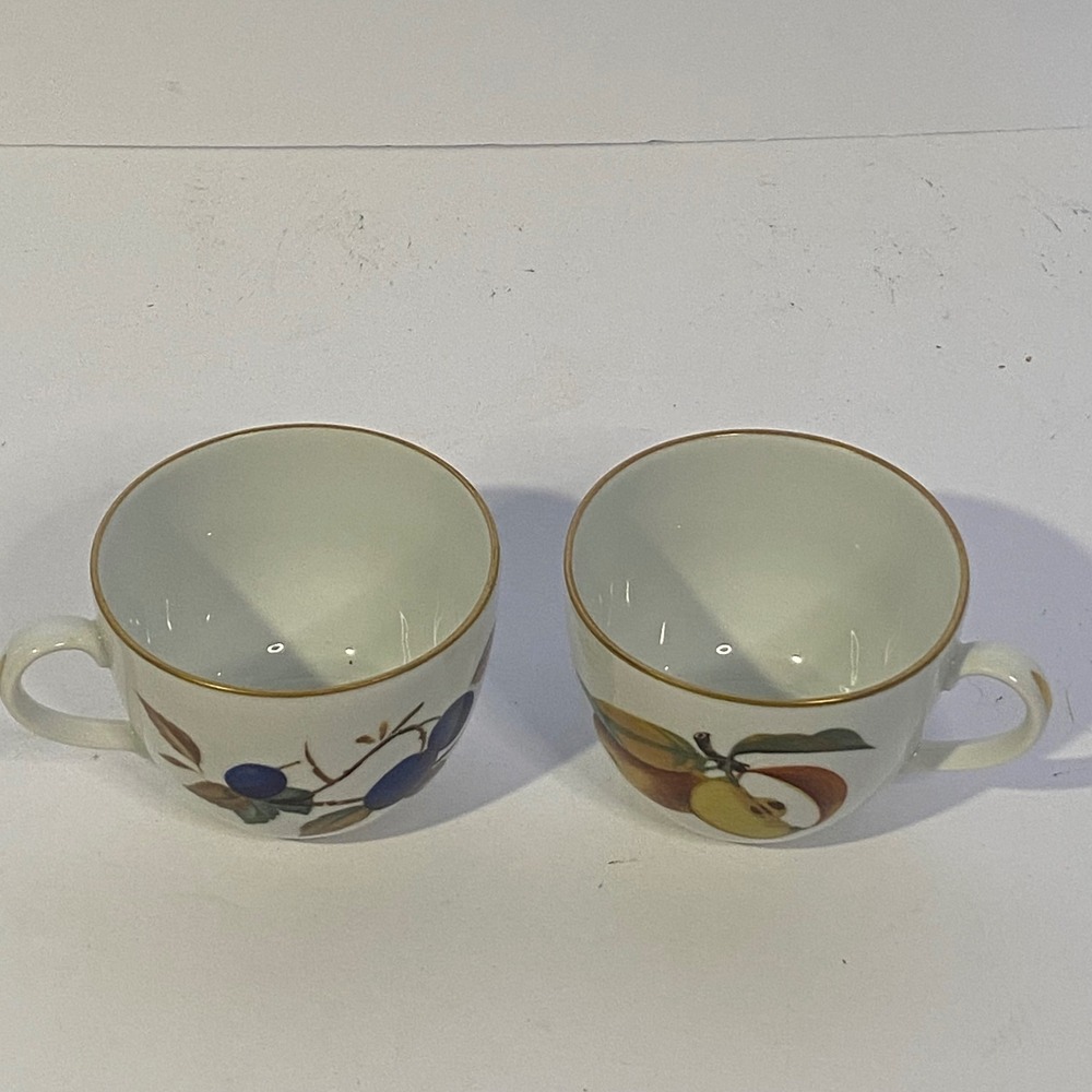 Royal Worcester Evesham Tea Cups Set 2 White Gold Fruit EXCELLENT 1961 Pattern